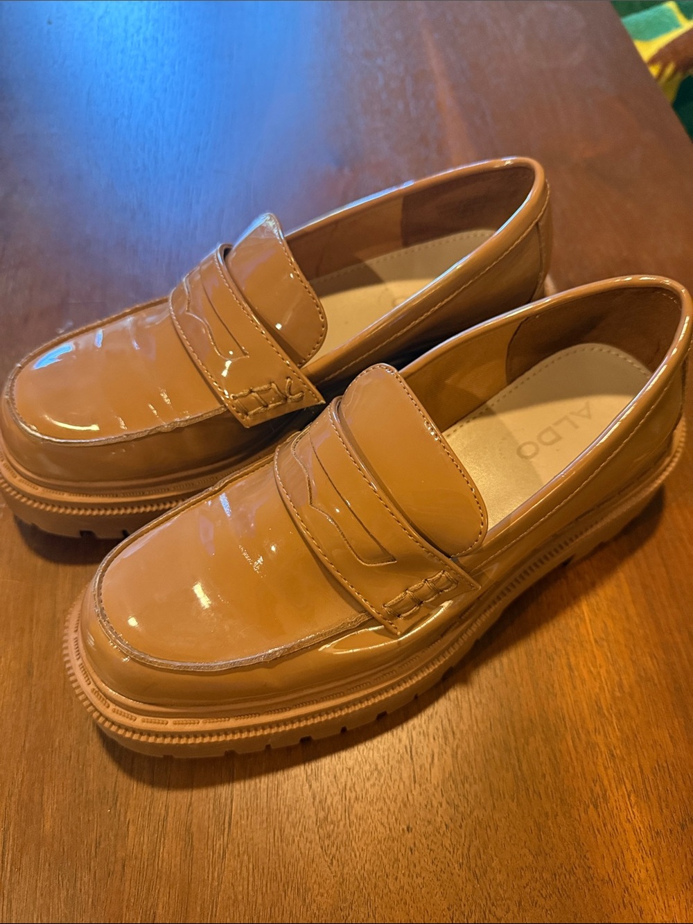 ALDO bigstrut beige shiny chunky loafers Oxford. Women’s US size 6